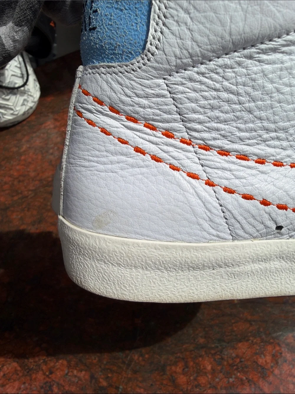 Nike 101 Womens 9/Mens or Boys 7 White High-Top Sneakers